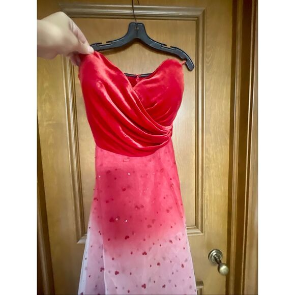 Red fantastic dress by Sachin and Babi - Picture 2 of 4